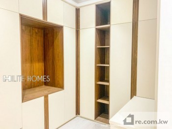 Floor For Rent in Kuwait - 250656 - Photo #