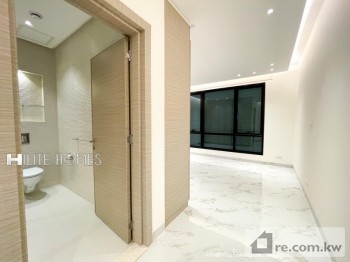Villa For Rent in Kuwait - 265017 - Photo #